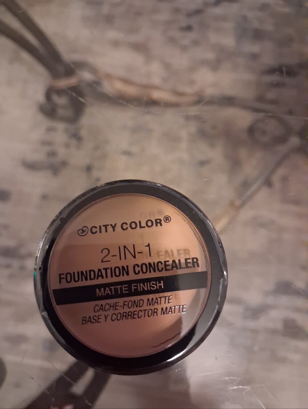 City Color 2-in-1 Foundation Concealer - Warm Beige (Dark)